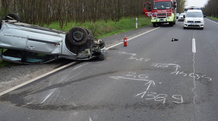 Megállás nélkül ott hagyta a balesetet, 100 forintot kap, aki segít előkeríteni /Fotó: Police.hu