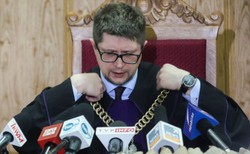 Sędzia chce ukarania premiera. "Trudno, by zlekceważony obywatel poważnie traktował obietnice formułowane przez tego człowieka"