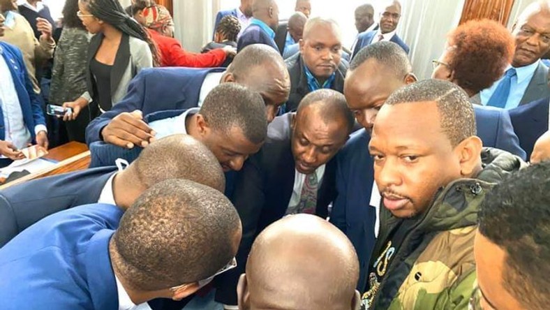 Magistrate Douglas Ogoti laughs at Senator Kipchumba Murkomen's understanding of the law during Governor Mike Sonko's corruption case