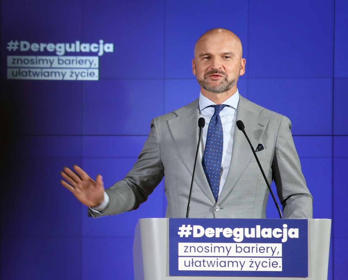 Deregulacja rządu Donalda Tuska. Rafał Brzoska mówi, co dalej