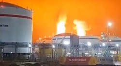 Roje dronów nad Bałtykiem. Potężny pożar w Ust-Łudze, uszkodzono okręt w Wyborgu