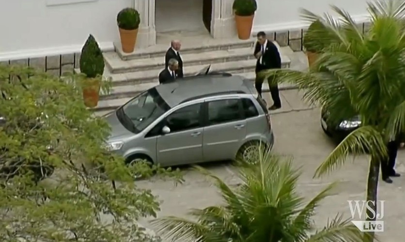 Papież Franciszek na pokładzie fiata idea