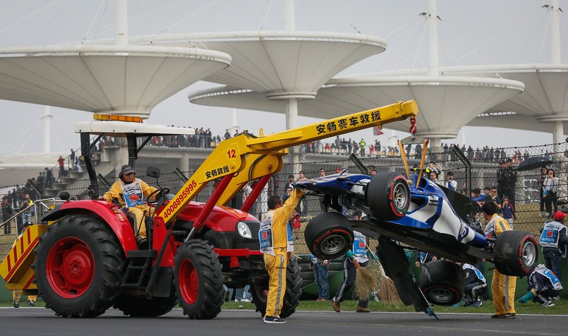 Antonio Giovinazzi roztrzaskał bolid. Na szczęście kierowca wyszedł z tego bez szwanku