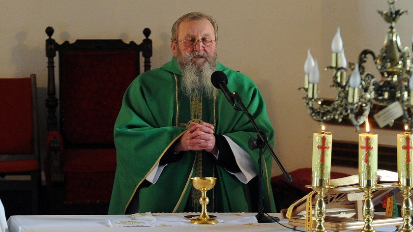 Ksiądz Bogumił Wiśniewski (68 l.) opowiada o grzechach parafian na niedzielnej mszy