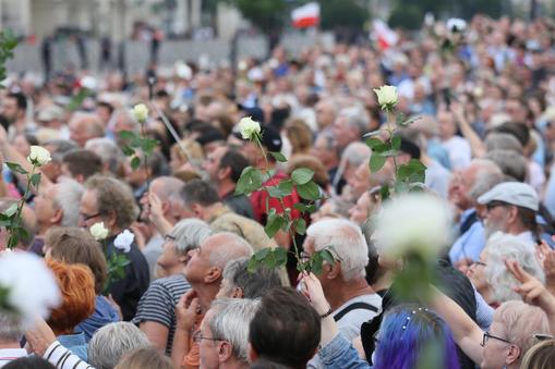 policja kontrmanifestacja manifestacja krakowskie przedmieście 10 lipca