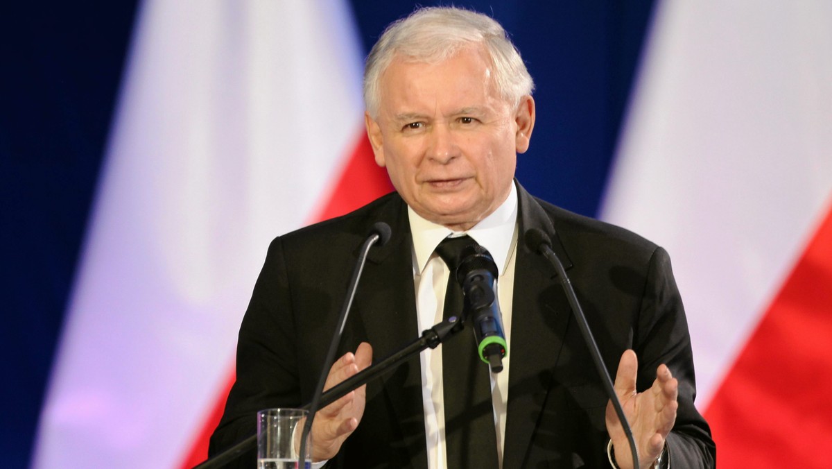 Jarosław Kaczyński napisał list do premiera Donalda Tuska ws. dramatycznej - w jego ocenie - sytuacji na rynkach rolnych. Otrzymał odpowiedź od ministra rolnictwa Marka Sawickiego, który stwierdził, że lider PiS "wkracza na nieznany mu bliżej grunt, grunt rolny".