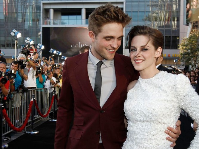 Kristen Stewart i Robert Pattinson Romans filmowych kochanków również w prawdziwym życiu – to zawsze elektryzowało fanów. Między Kristen Stewart a Robertem Pattinsonem widocznie iskrzyło.