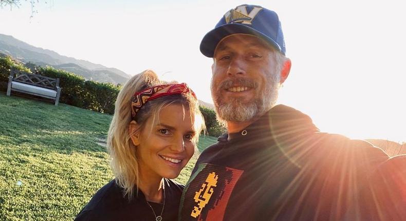 Jessica Simpson Shares No-Makeup Anniversary Photo