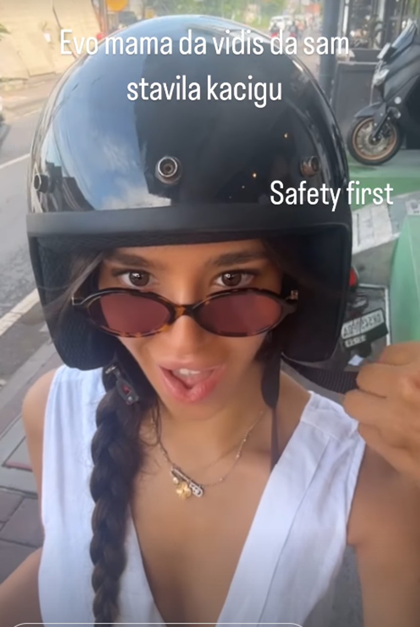 Đina Džinović na Baliju