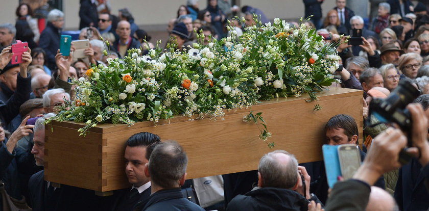 Pogrzeb autora "Imienia Róży". Płakały tłumy