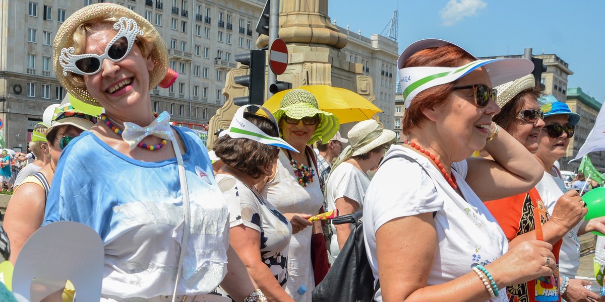 PiS obniżyło wiek emerytalny do 60 lat dla kobiet i 65 dla mężczyzn