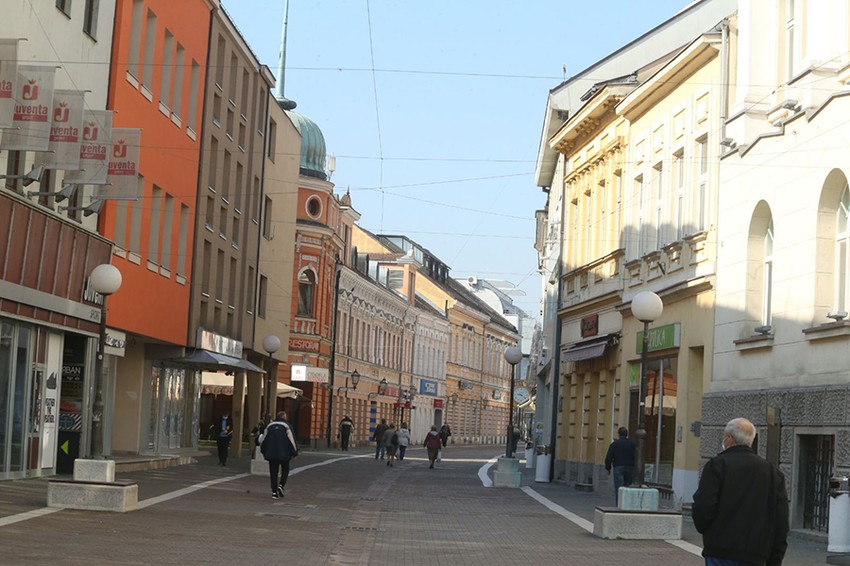 Banjaluka grad-stariji-penzioner-korona virus-5