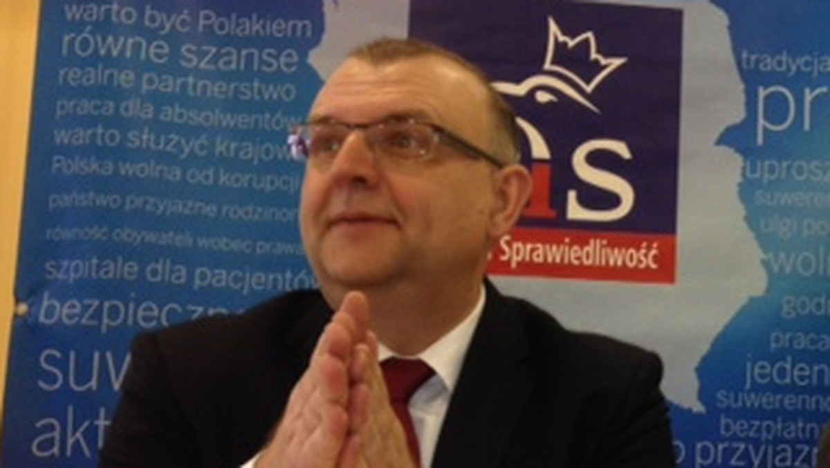Kazimierz Ujazdowski (PiS) zadeklarował, że jeśli zostanie wybrany do PE jednym z jego celów będzie poprawa kontaktów między polskimi europosłami a Sejmem i rządem oraz praca na rzecz tego, by obywatele UE mieli możliwość szerokiego korzystania ze swoich praw.