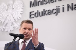 Minister Czarnek "sam to sprawdził". Z fragmentu o in vitro, "którego nie ma" - "należałoby zrezygnować"