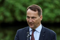 Sikorski ostrzega w amerykańskim "Newsweeku" przed nowym Monachium. "Każde państwo ma armię — własną albo cudzą"