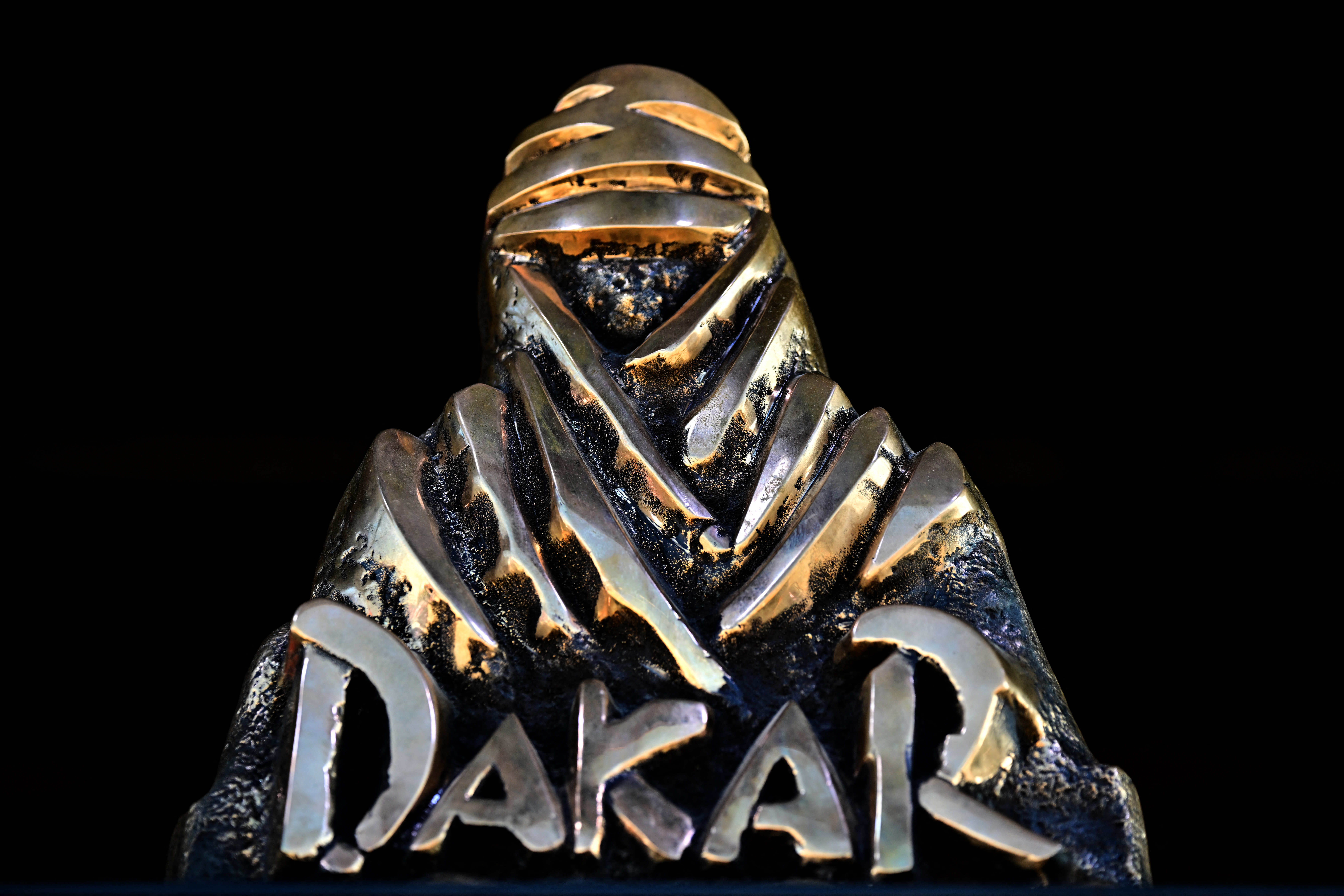 Carlos Sainz busca su quinto Dakar a los 63 años: Director ve cercana su retirada