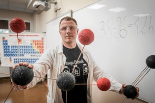 System nie docenia wiedzy nauczycieli. Za takie pieniądze można pracować wyłącznie dla idei [WYWIAD]