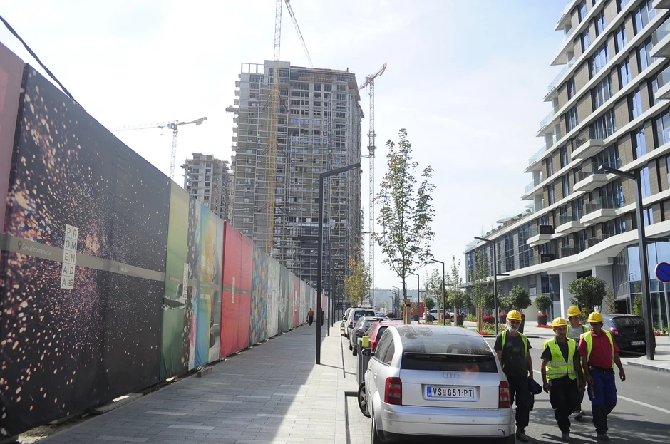 Radnici napuštaju gradilište