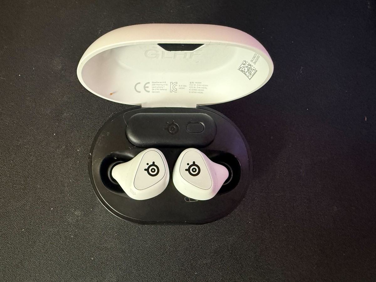 SteelSeries Gamebuds