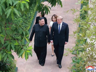 Kim Dzong Un, przywódca Korei Północnej, i Donald Trump, prezydent USA. Hanoi, 28 lutego 2019 r. 