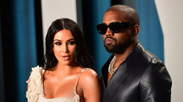 Romokban a házasságuk: nyolc év után válik Kim Kardashian és Kanye West