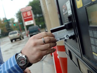 Karta kredytowa z supermarketu? Sprawdź jakie są oferty