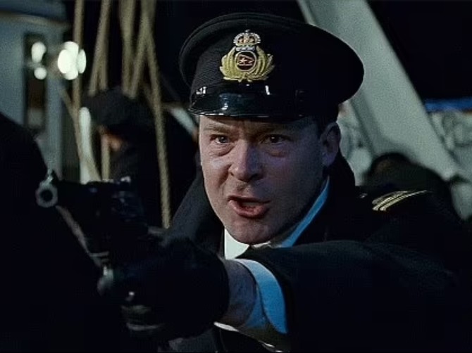 Oficir Mardok u filmu Titanik