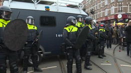 Háborús helyzet Hollandiában: rohamrendőrök oszlatták fel a covid-tüntetést – videó