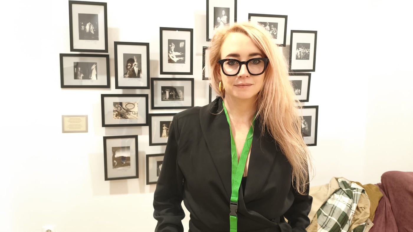 Hattie Williams, scriitoare britanică de top, invitată la FILIT: „Dacă toată lumea ar citi mai mult, ne-am deschide inimile către ceilalți”