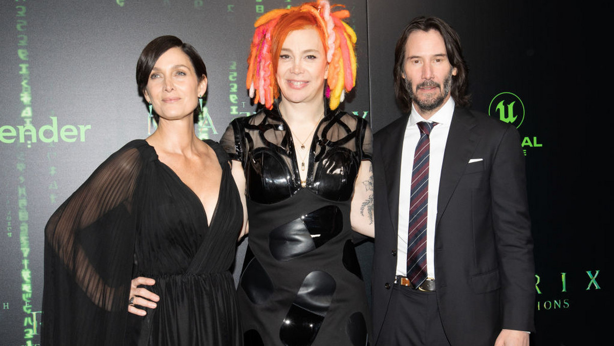 Carrie-Anne Moss, Lana Wachowski i Keanu Reeves na premierze filmu "Matrix Zmartwychwstania"