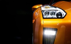 Nowy nissan GT-R przyciągnął tłumy. Takie samochody potrafią robić jedynie w Japonii. Zdjęcia