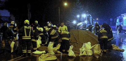 Obfite ulewy nad Polską. Poziom wód w rzekach przekroczony. IMGW ostrzega