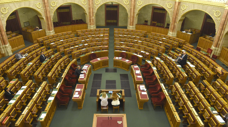 Hatan a Parlamentben/Fotó:MTI-Bruzák Noémi