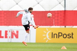 Bereszyński nie zagra. Koszmar Santosa trwa. Kolejny piłkarz wypadł mu z kadry