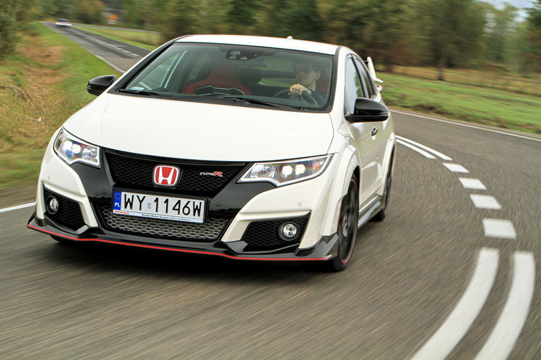 Honda Civic Type R - mroczny rycerz