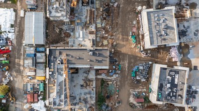 Raty kredytów drożeją w zawrotnym tempie. Co z cenami mieszkań? [PROGNOZY]