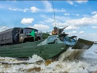 Rosyjska amfibia PTS-2