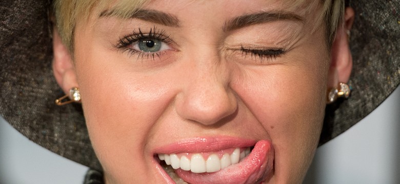 Gwiezdna wojna: Miley Cyrus wpędzi Sinéad O'Connor do grobu - ZDJĘCIA!