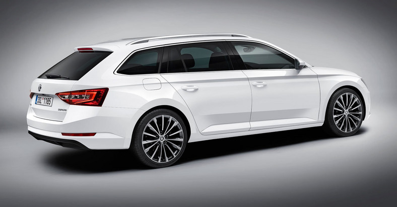 Nowa Skoda Superb Combi – pierwsze zdjęcia