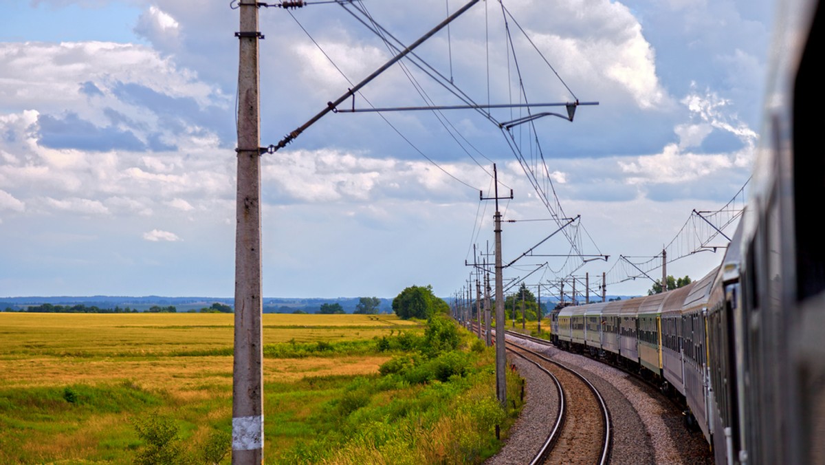 10 kursów pociągów retro po najciekawszych trasach kolejowych zaplanowano w ramach szóstej edycji projektu "Małopolskie Szlaki Turystyki Kolejowej". W tym roku z powodu pandemii COVID-19 cykl odbędzie się w terminie jesiennym i w skromniejszym zakresie.