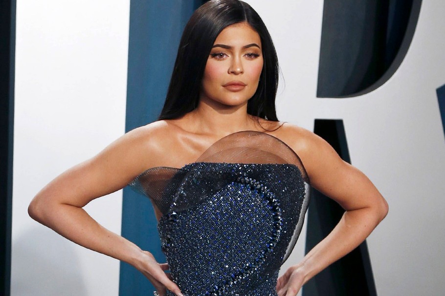 Wszystko wskazuje na to, że Kylie Jenner nie jest miliarderką, a stworzona przez nią marka kosmetyczna Kylie Cosmetics nie jest tyle warta, ile wskazywała celebrytka