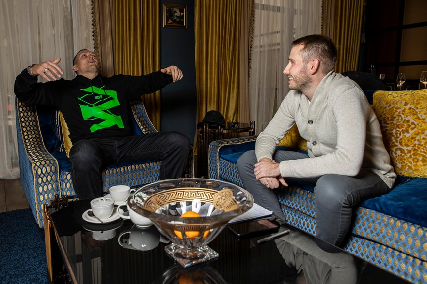 Ołeksandr Usyk i Przemysław Osiak podczas specjalnego wywiadu dla Przeglądu Sportowego Onet