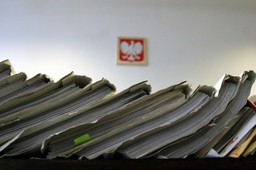 Powinien być zakaz ujawniania akt śledztwa nieuprawnionym