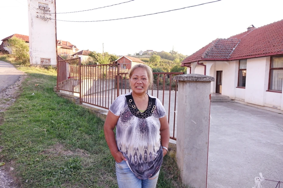 Francuskinja Irinea je zbog ljubavi došla u Srbiju. Suprug je u njenoj domovini, a ona ne planira da ode iz Igrišta