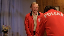 To trzeba obejrzeć. Zamachowski i Chyra jako giganci piłki