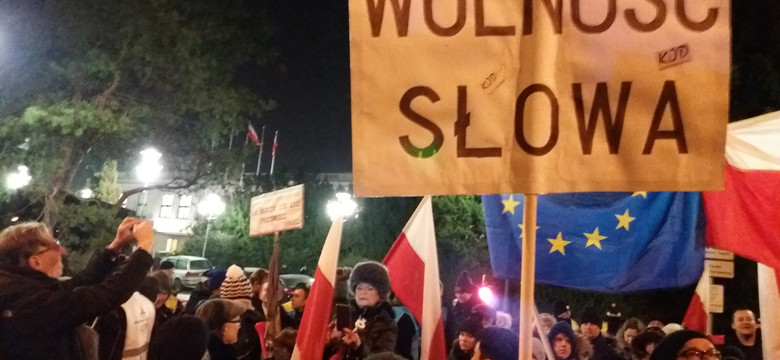 Zarzuty dla kolejnych dwóch osób ws. protestów przed Sejmem