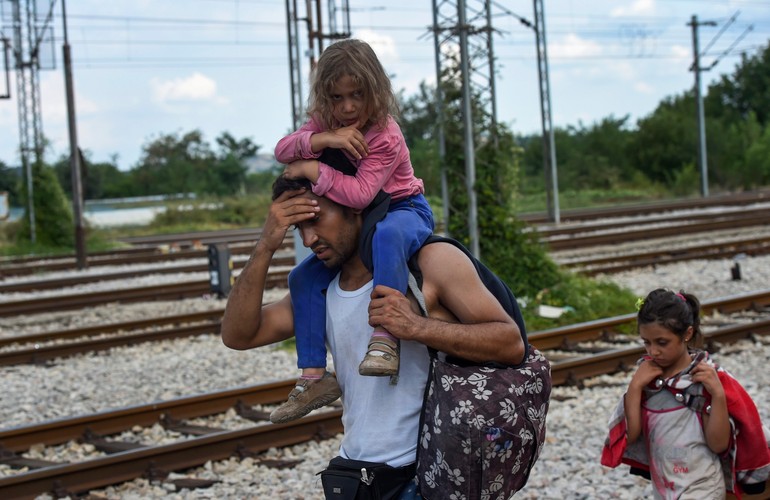 Koszmar uchodźców. Tysiące imigrantów kontra policja na granicy grecko-macedońskiej