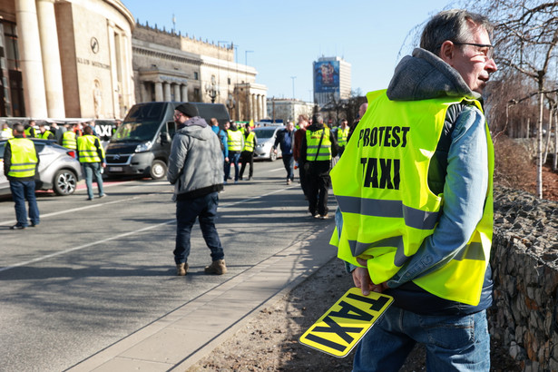 Protest taksówkarzy w Warszawie. Czego się domagają?