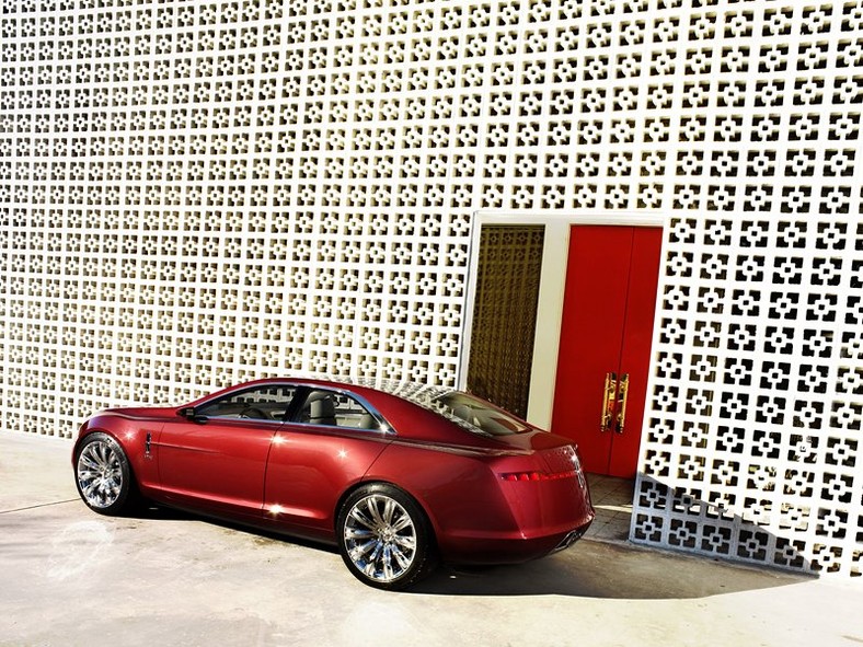 Lincoln MKR – kamień milowy