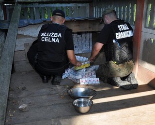 Rzeka nielegalnych papierosów płynie do Polski ze Wschodu
